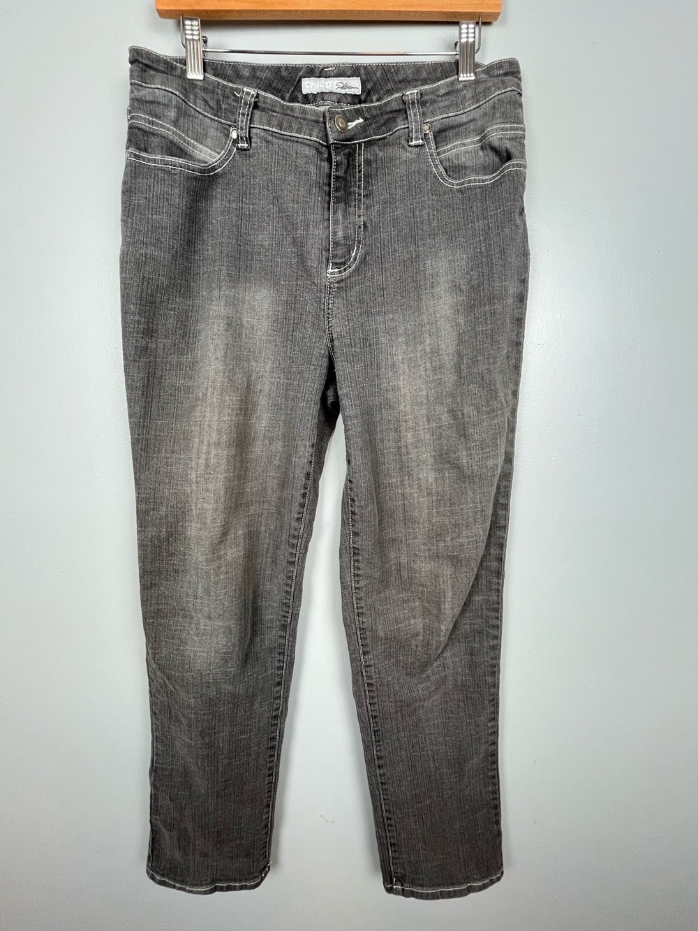 Chico’s Platinum black gray embroidered pocket cotton spandex jeans, M/10.